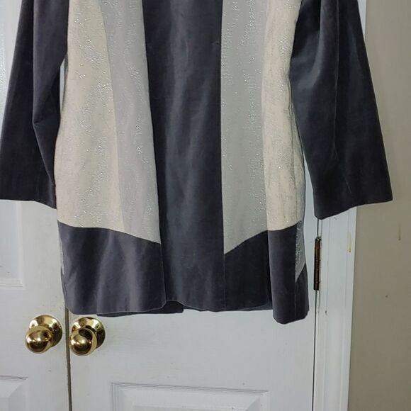 Chico’s Silver Treasure Artisan velvet lace Duster Jacket Sz 1 Medium - Picture 6 of 9